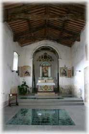 Santa Fiora - L'interno della Chiesa della Madonna delle Nevi