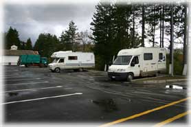 Compiano - Il parcheggio fuori del paese