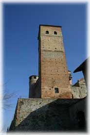 Serralunga d'Alba - La torre del castello