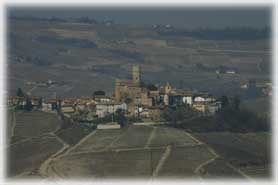 Serralunga d'Alba - Veduta dal Castello