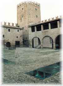 Castello dell Rancia - Veduta del cortile interno
