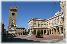Recanati - Piazza del Comune