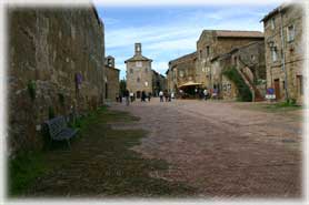 Sovana - La Piazza principale