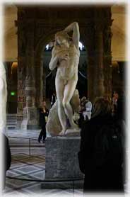 Parigi - Una scultura di Michelangiolo