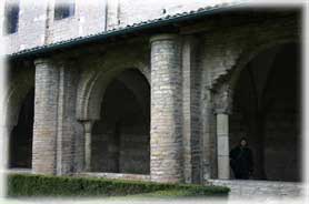 Tournus - Il chiostro dell'Abbazia di St Philibert