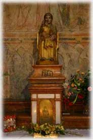 Tournus - Un particolare dell'VIII secolo dell'Abbazia di St Philibert