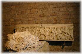 Abbazia di Farfa - Un sarcofago del II secolo