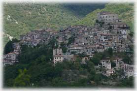 Castel di Tora - Veduta