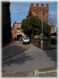 Abbazia Monte Oliveto Maggiore - Ingresso Fortificato