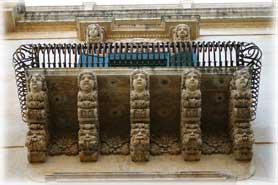 Noto - Particolare di una terrazza di Palazzo Nicolaci