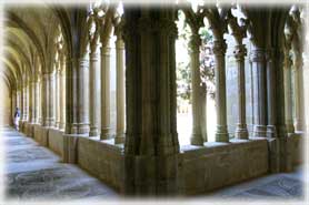Carcastillo - Chiostro del Monastero de la Oliva